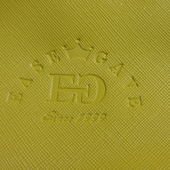 Purse - Picture 2 of 5